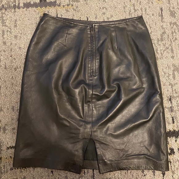 Danier Leather Skirt - Picture 4 of 4